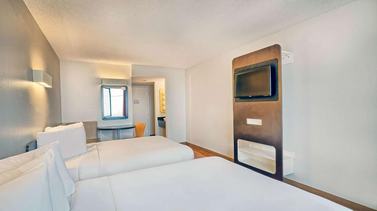 Suites Los Angeles Ca Los Angeles Lax Inglewood Exterior photo